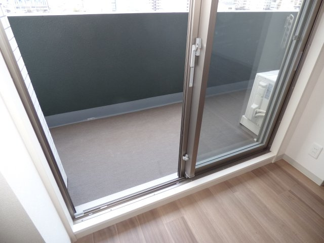 プレサンス高津公園ディオのバルコニー|バルコニーからの眺めを楽しみながら食事をしませんか