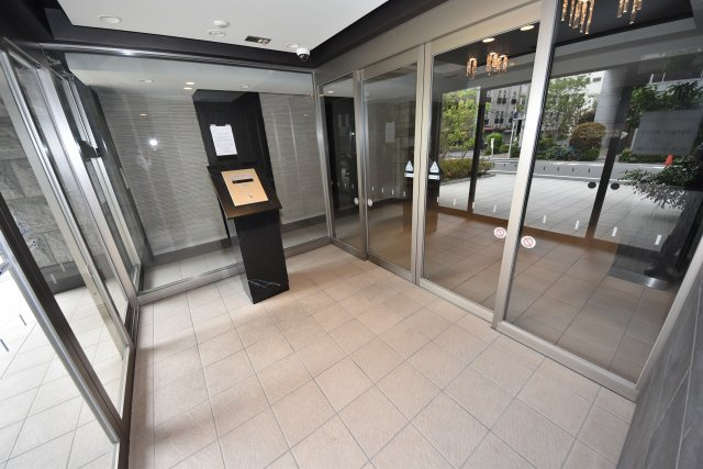 プレサンス高津公園ディオのエントランス|落ち着いたエントランスです