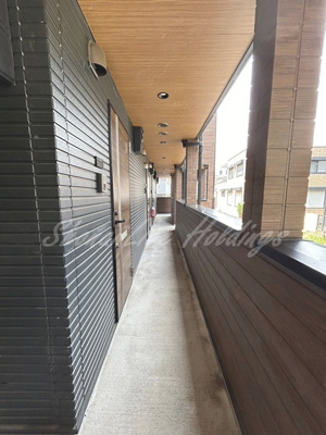 【エントランス】 | アザーレ・バモス藤沢本町 | 築浅綺麗なエントランス♪