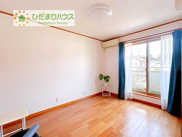 【洋室】 | つくば市山中　中古戸建 | お掃除しやすく、清潔感を保てるのでダニも発生しにくいフローリング♪