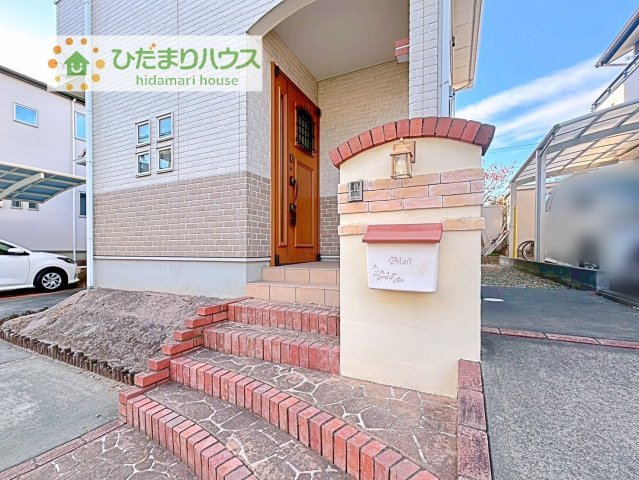 【外観】 | つくば市山中　中古戸建 | 注文住宅ならではのかわいいアプローチや造作門柱がお客様をお出迎え( *´艸｀)