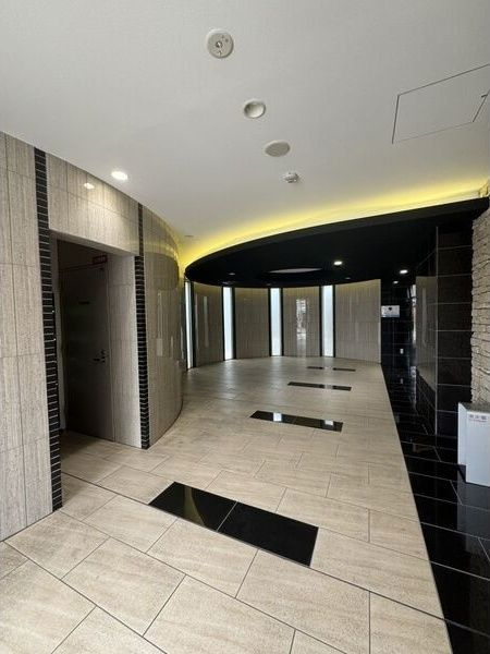 ラシーヌ天王寺町南のロビー