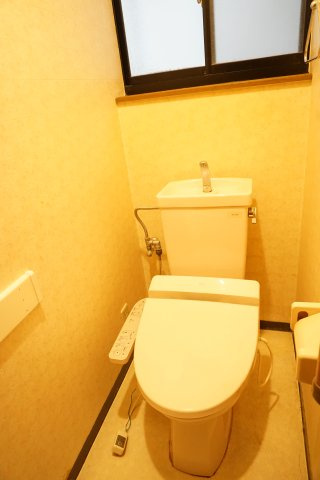 中古戸建　大東市緑が丘1丁目（平成8年築）のトイレ