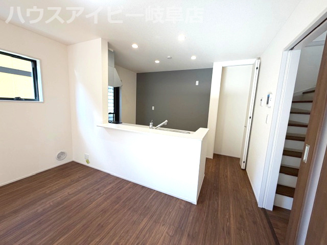 【居間・リビング】の画像