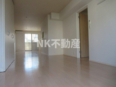 【居間・リビング】 | シロイエ石切（石切賃貸） | おしゃれな居間です