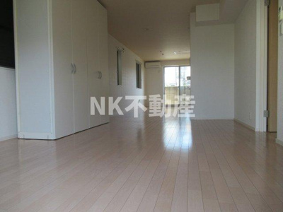 【居間・リビング】 | シロイエ石切（石切賃貸） | ゆったりとしたリビングです