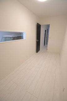 【洋室】 | 今泉ガレージ付き戸建