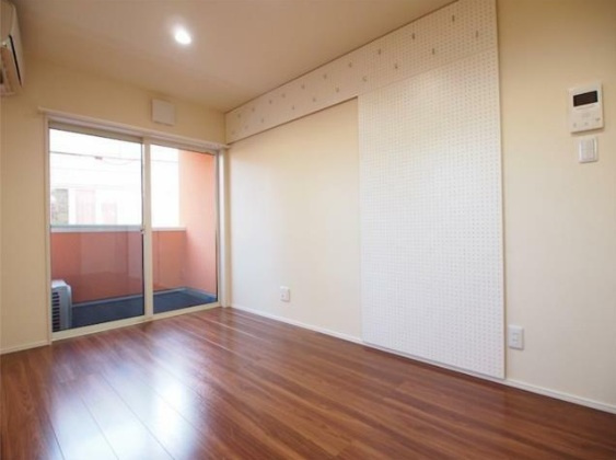 ラマーリエ中野の居間・リビング