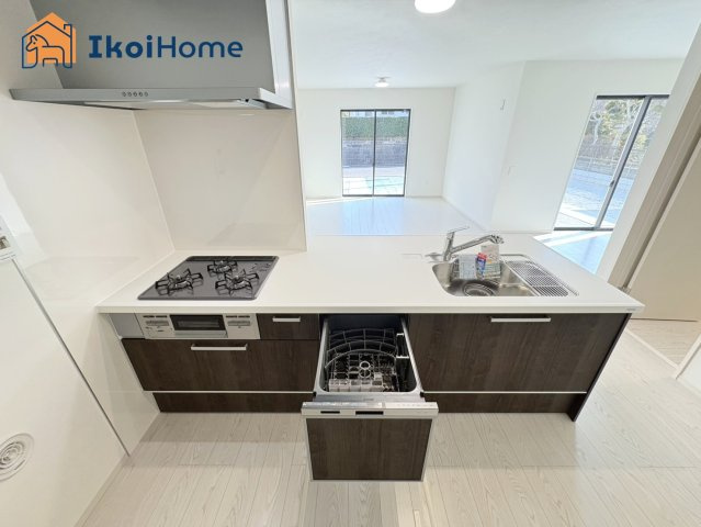 神戸市西区桜が丘中町2丁目　新築戸建のキッチン|◆同社施工例◆人気の対面式キッチン♪家事の時短に欠かせない食洗機付きです！