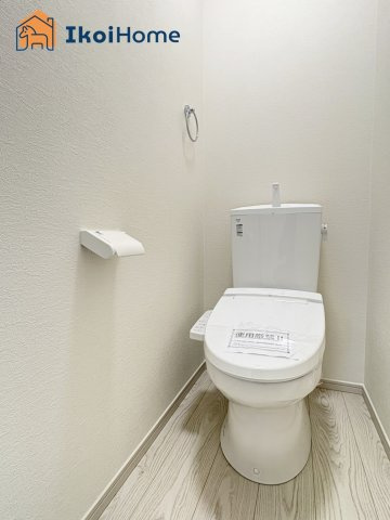 神戸市西区桜が丘中町2丁目　新築戸建のトイレ|◆同社施工例◆1階・2階にウォシュレット、暖房便座、脱臭機能を標準装備のトイレを完備！