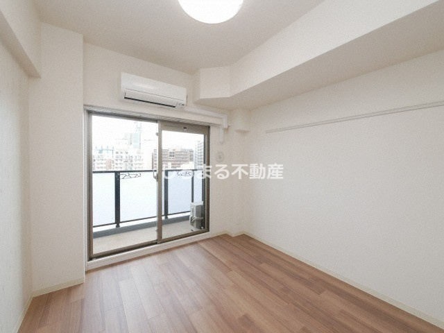 プレサンスOSAKA DOMECITYスクエアの居間・リビング