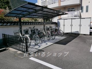 広島市安佐北区上深川町のアパートのその他共用部分|屋外物置と駐輪場