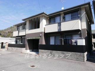 広島市安佐北区上深川町のアパートの外観