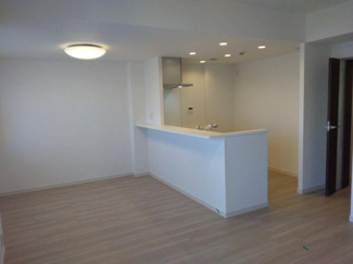 【居間・リビング】 | ビーコンヒル能見台ウエストヒルA館