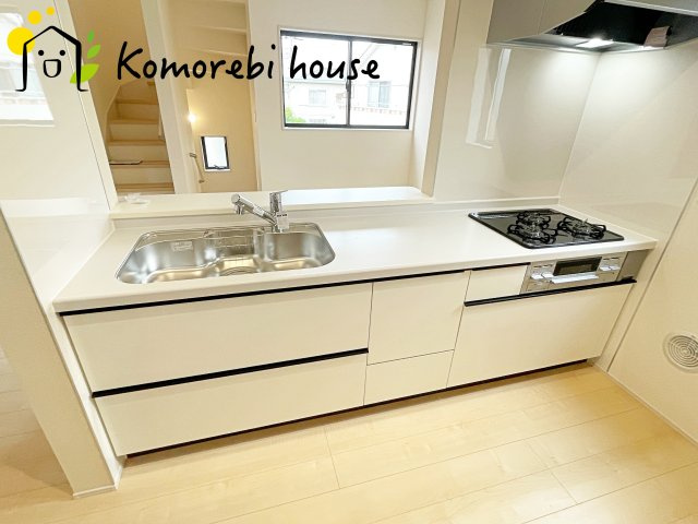 さいたま市北区宮原町　第3　新築一戸建て　リーブルガーデン　01のキッチン|キッチンでお料理をお楽しみください
