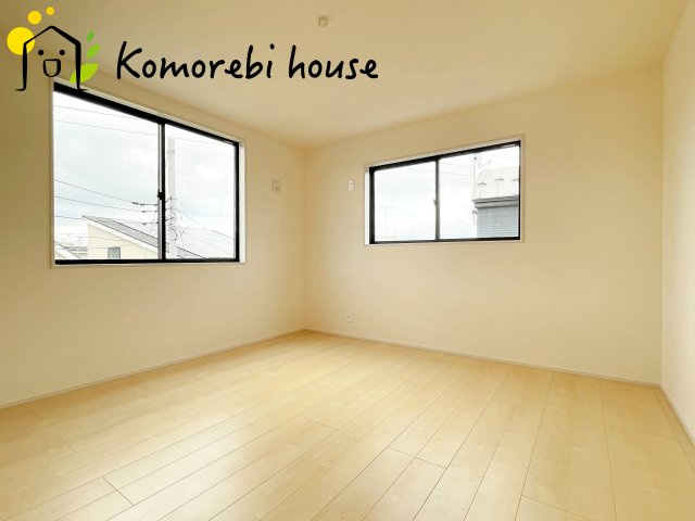 さいたま市北区宮原町　第3　新築一戸建て　リーブルガーデン　01の寝室|開放的な寝室です