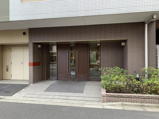 フュージョナル両国TREのエントランス