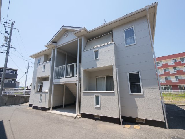 ラディッシュタウン撫川 壱番館の外観