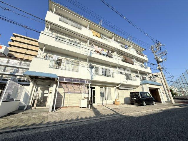カツタビルディング1号館の外観