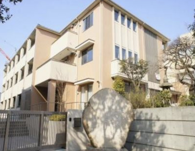 新宿区中町のアパート