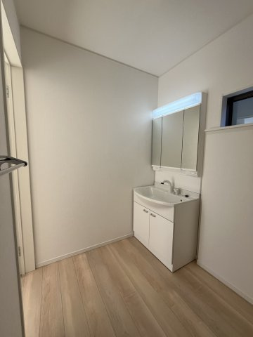 岩出市南大池　第2期　新築戸建てのキッチン|同等仕様の内観写真