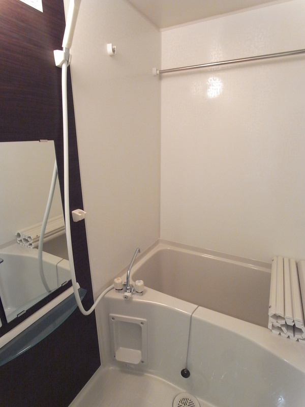 リブリ・JOY MAKUHARIの浴室|コンパクトで使いやすいお風呂です