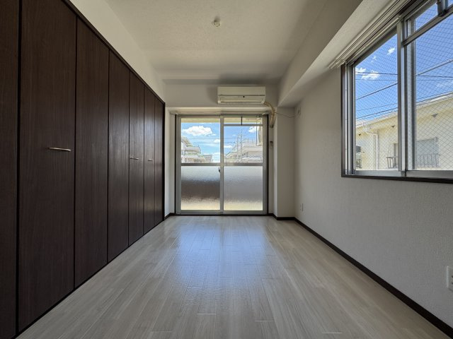 SKハイツの居間・リビング