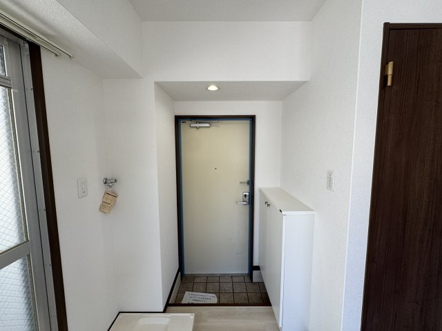 SKハイツの玄関