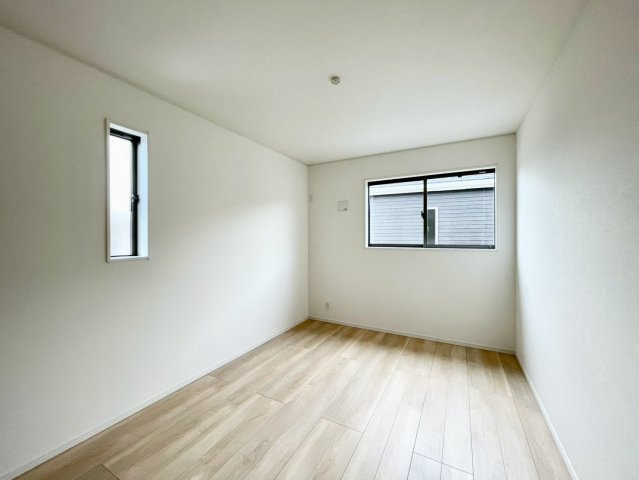 耐震等級３！ご成約プレゼント対象物件！の洋室|全室大きな収納スペース付きで片付けも楽々♪