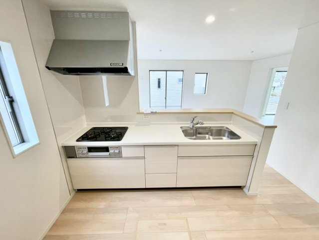 耐震等級３！ご成約プレゼント対象物件！のキッチン|家族の会話が弾む開放的なカウンターキッチンです♪