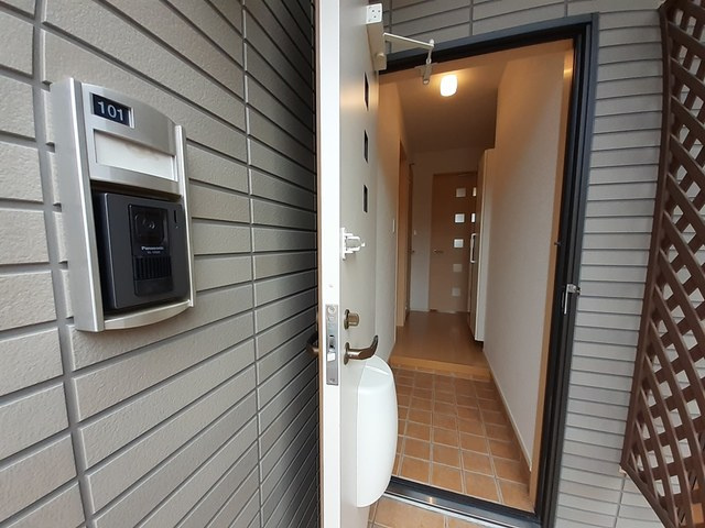 メゾン早坂　弐番館の玄関|玄関