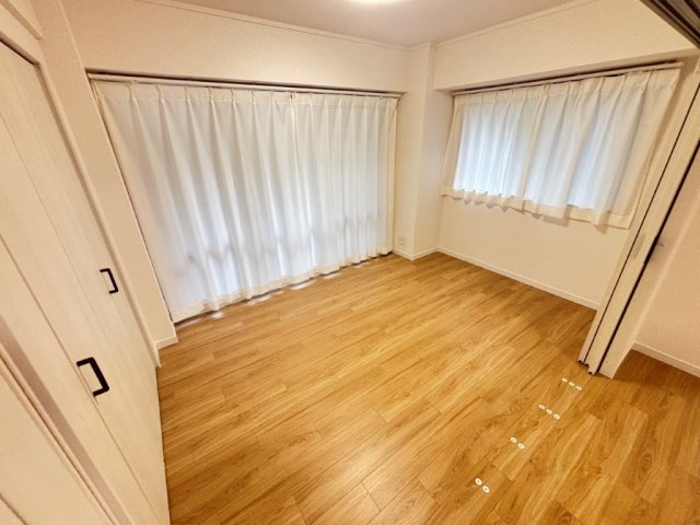 バンベール日進の洋室