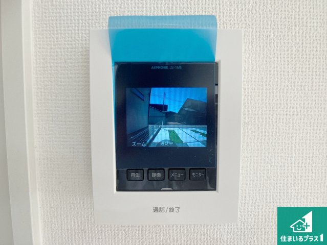 高砂市高砂町東宮町　新築一戸建ての防犯設備|カラーモニターインターホン！声だけでなく来訪者の姿や顔がモニターで確認できるので、小さなお子様がいらっしゃるご家庭でも安心できます！
