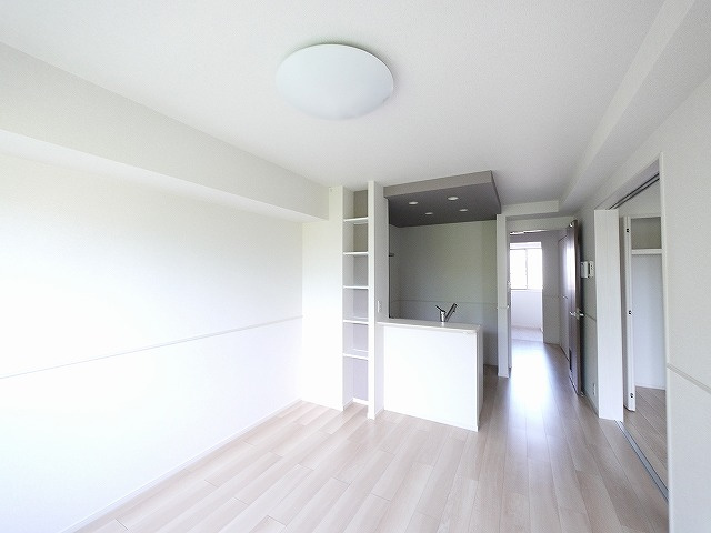 アネモスヒルズ天理Ⅱの居間・リビング|ゆったり過ごせるリビングです