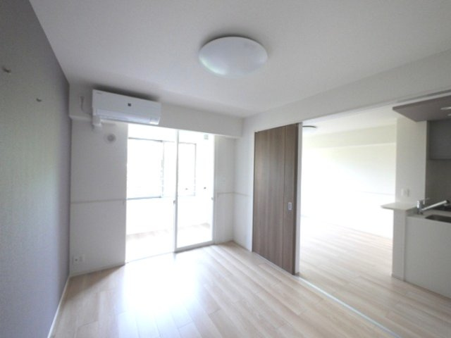 アネモスヒルズ天理Ⅱの洋室|ゆったりした洋室です