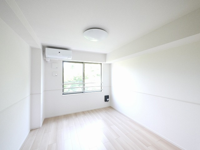 アネモスヒルズ天理Ⅱの居間・リビング|ゆったり過ごせるリビングです