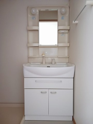 【洗面所】 | グローリーハウスＢ | 広い洗面スペース