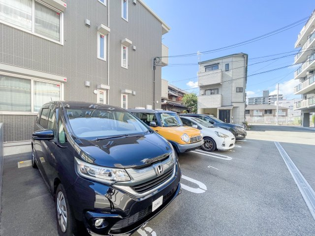 セジュール ビブロの駐車場