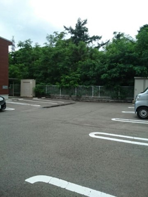 【駐車場】 | Ｆｉｏｒｅ・Ｙ | 駐車場に車を止められます