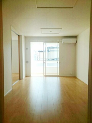 【居間・リビング】 | Ｆｉｏｒｅ・Ｙ | こちらのリビングで趣味の時間をお楽しみください