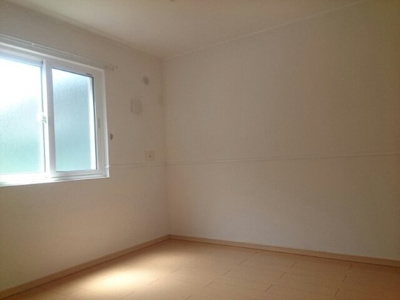 【内装】 | ラグジュアリー・コート | 明るい室内です