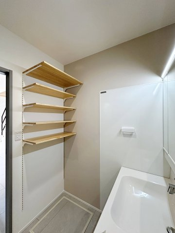 東区馬木6丁目 No.2の収納|洗面脱衣所の収納☆
毎日ご家族で使うタオルや洗面用品、洗濯用品などを収納することができます♪