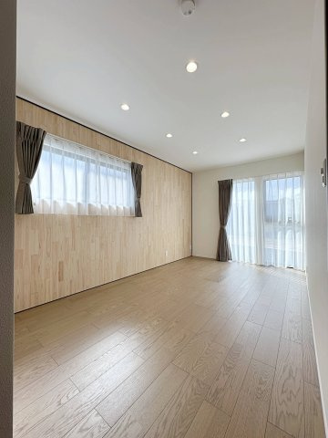 東区馬木6丁目 No.2の寝室|広々とした6帖の主寝室☆