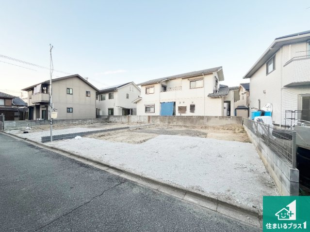 高砂市高砂町東宮町　新築一戸建ての外観|周辺は落ち着いた街並みの住宅地！子育てがしやすい住環境です！まだ未完成ですが、現地でしかわからない事もございます。是非一度ご覧ください。