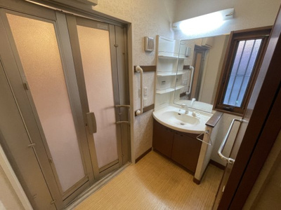 【独立洗面台】 | 真岡市久下田4SLDK中古住宅