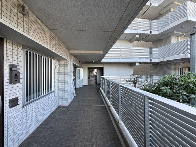 【その他共用部分】 | □■プライム湘南辻堂リーフィアレジデンス■□ | 玄関前の共用部分