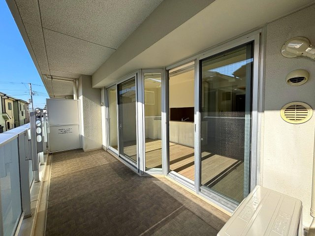 【バルコニー】 | □■プライム湘南辻堂リーフィアレジデンス■□ | お洗濯物がたくさん干せる広々バルコニー