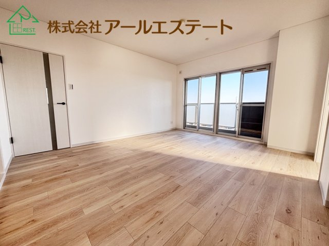 プレステージ西飾磨　　山陽電鉄「西飾磨駅」徒歩2分の居間・リビング