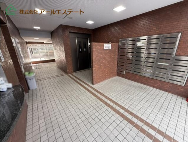 プレステージ西飾磨　　山陽電鉄「西飾磨駅」徒歩2分のエントランス