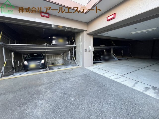 プレステージ西飾磨　　山陽電鉄「西飾磨駅」徒歩2分の駐車場